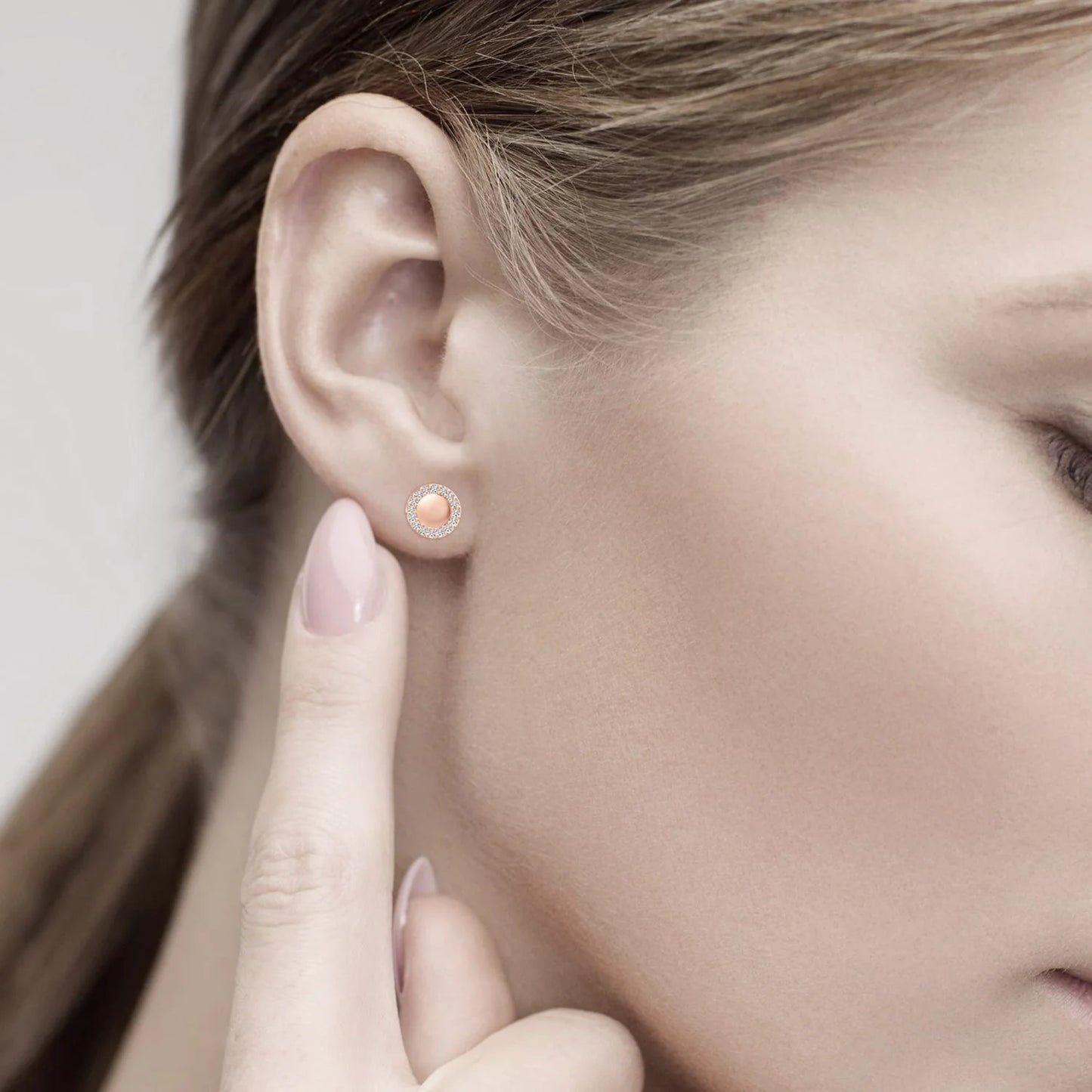 Round minimal rosegold palted minimal stud earrings