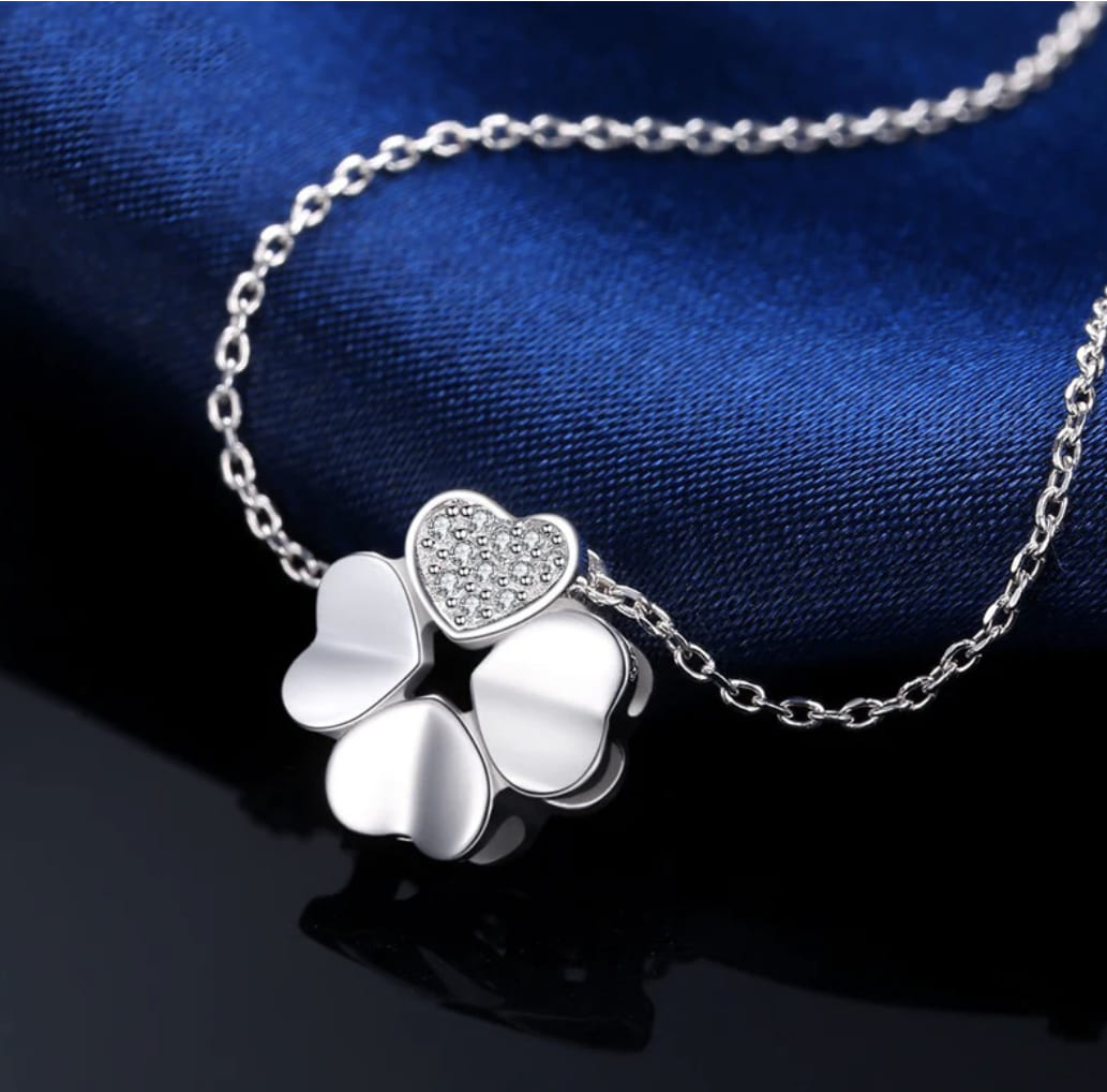 Silver lucky clover necklace