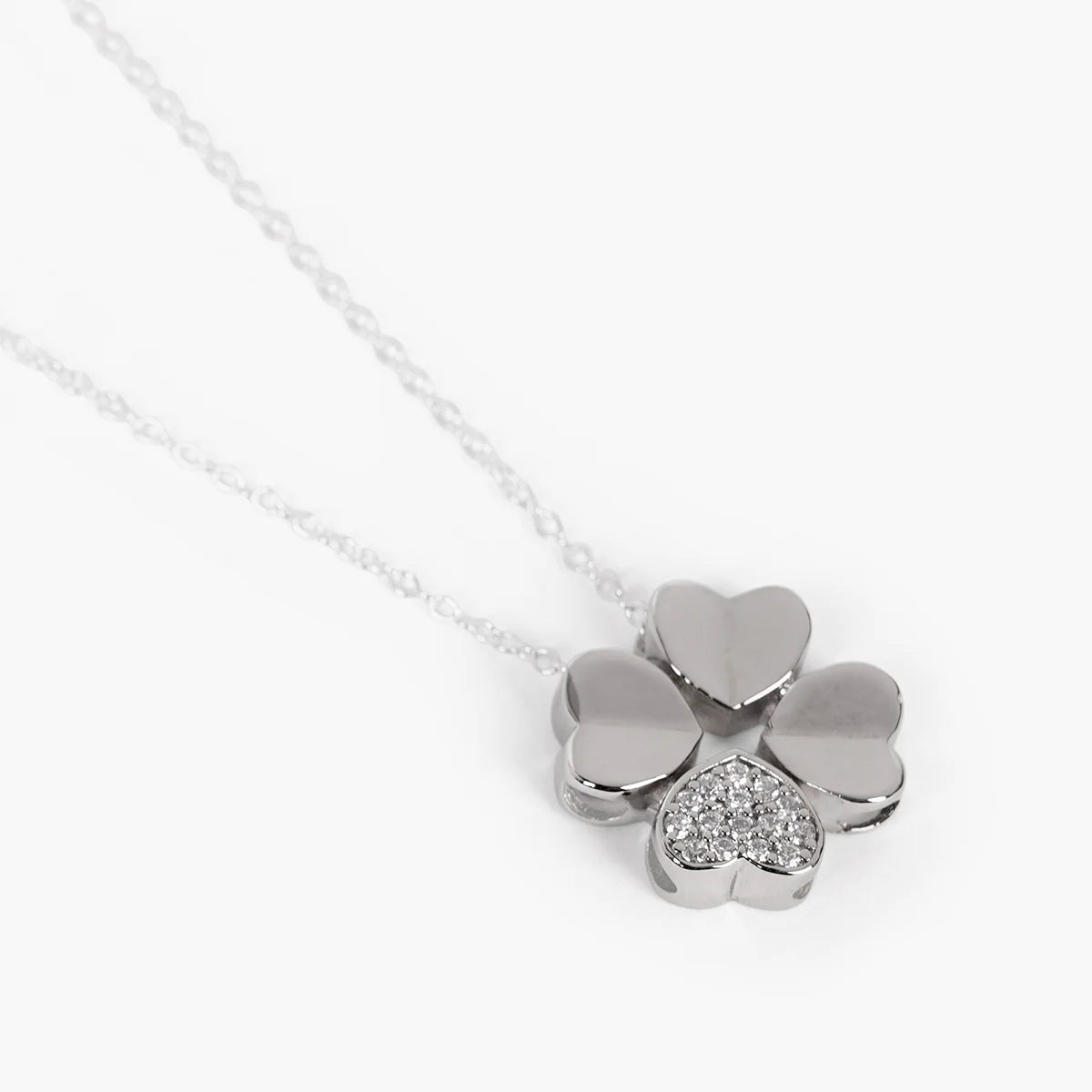 Silver lucky clover necklace