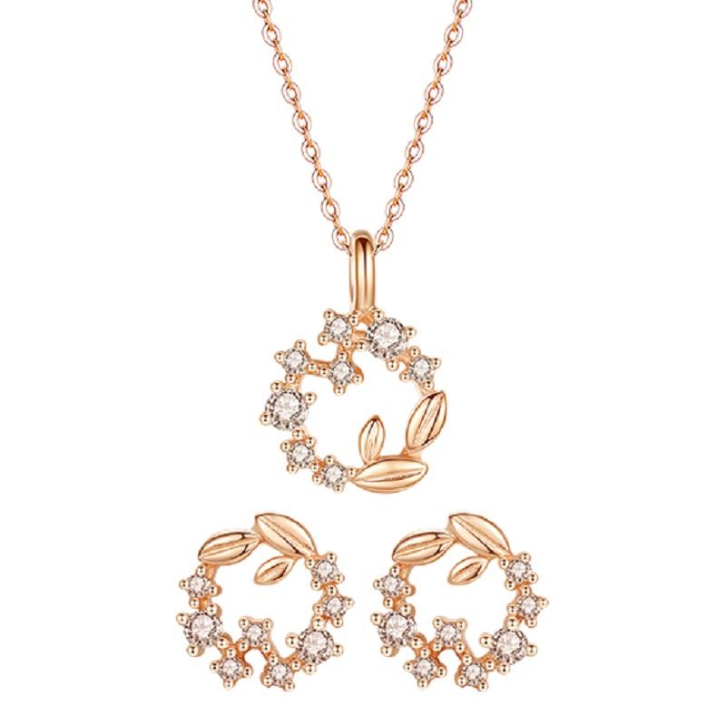 Elegance At Peak Jewellery Set