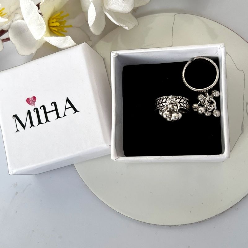 Leafy Oxidised Silver Toe Rings