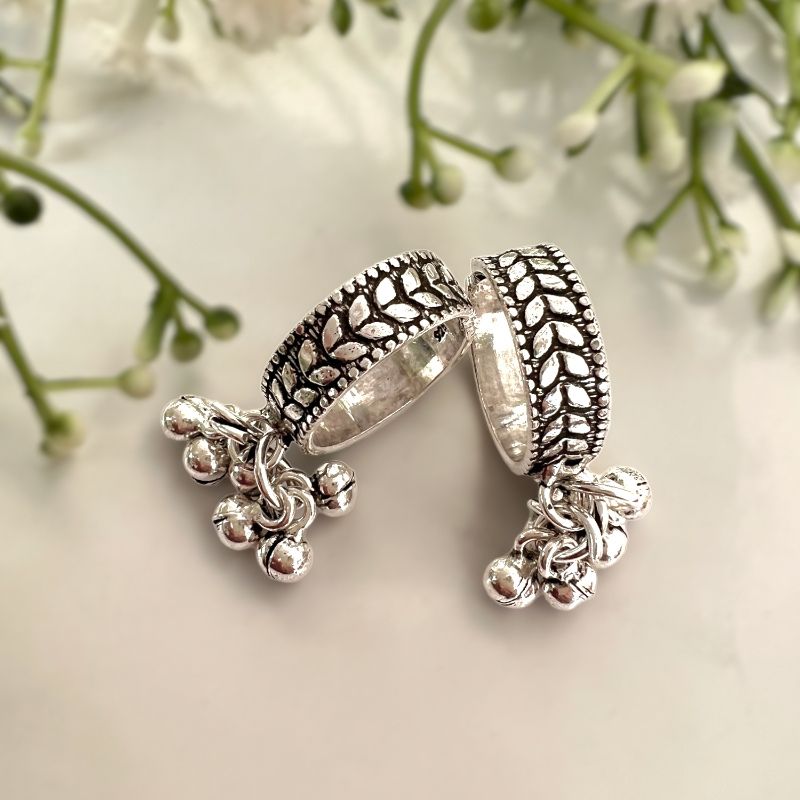 Leafy Oxidised Silver Toe Rings