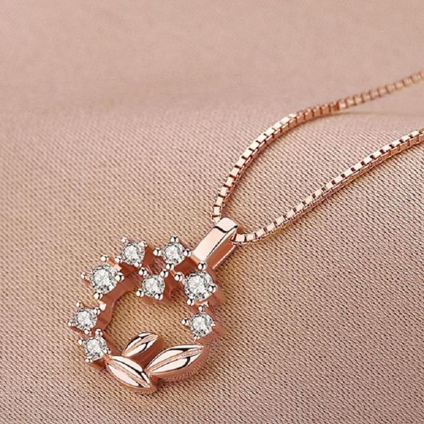 Elegance At Peak Jewellery Set