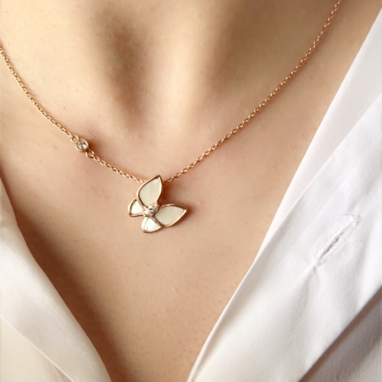 Mother of Pearl Butterfly Rosegold Necklace