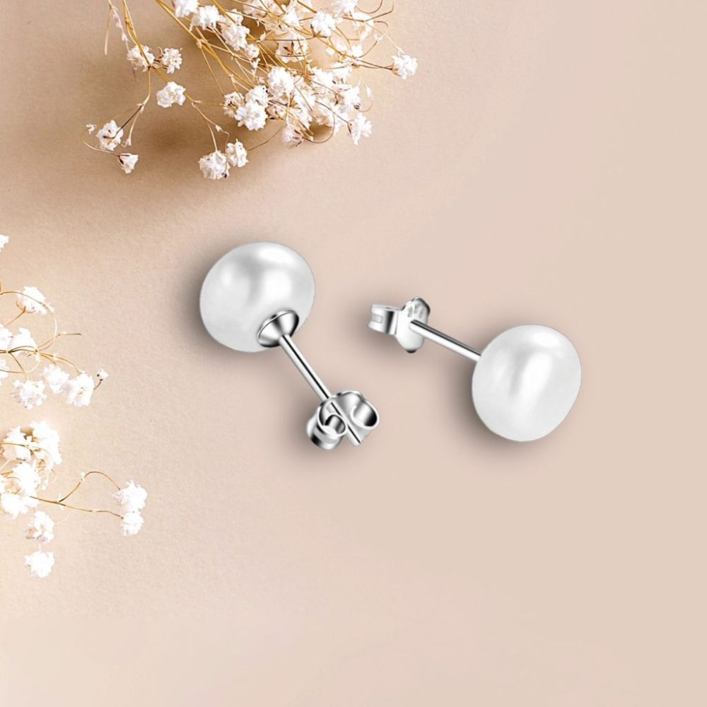 Minimal Pearl Studs Earrings